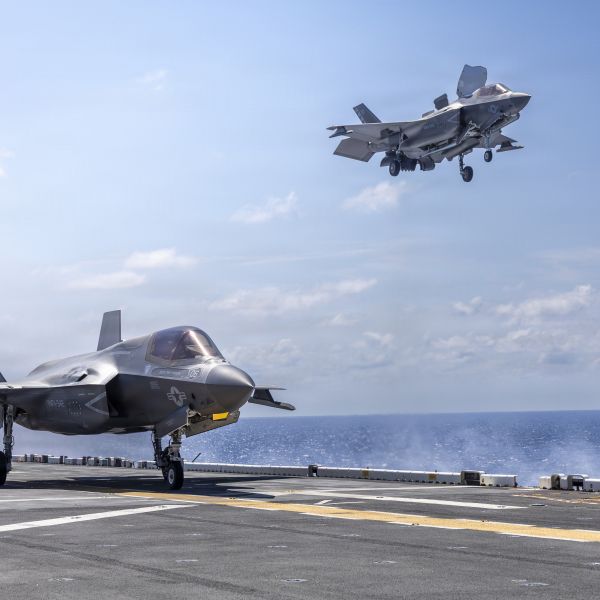 U.S. Marine Corps F-35B Lightning II fighters assigned to VMFA-542 conduct carrier qualifications aboard USS Kearsarge off North Carolina during the 26th MEU’s Type Commanders Amphibious Training on June 11, 2026. (Picture source: US DoD)