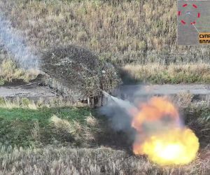 Ukraine is bringing Abrams tanks back into combat by combining reinforced anti-drone armor with Mavic reconnaissance drones that detect Russian threats, FPV interceptors that destroy incoming attack drones, and Vampire bomber drones in support. (Picture source: CODE 9.2)