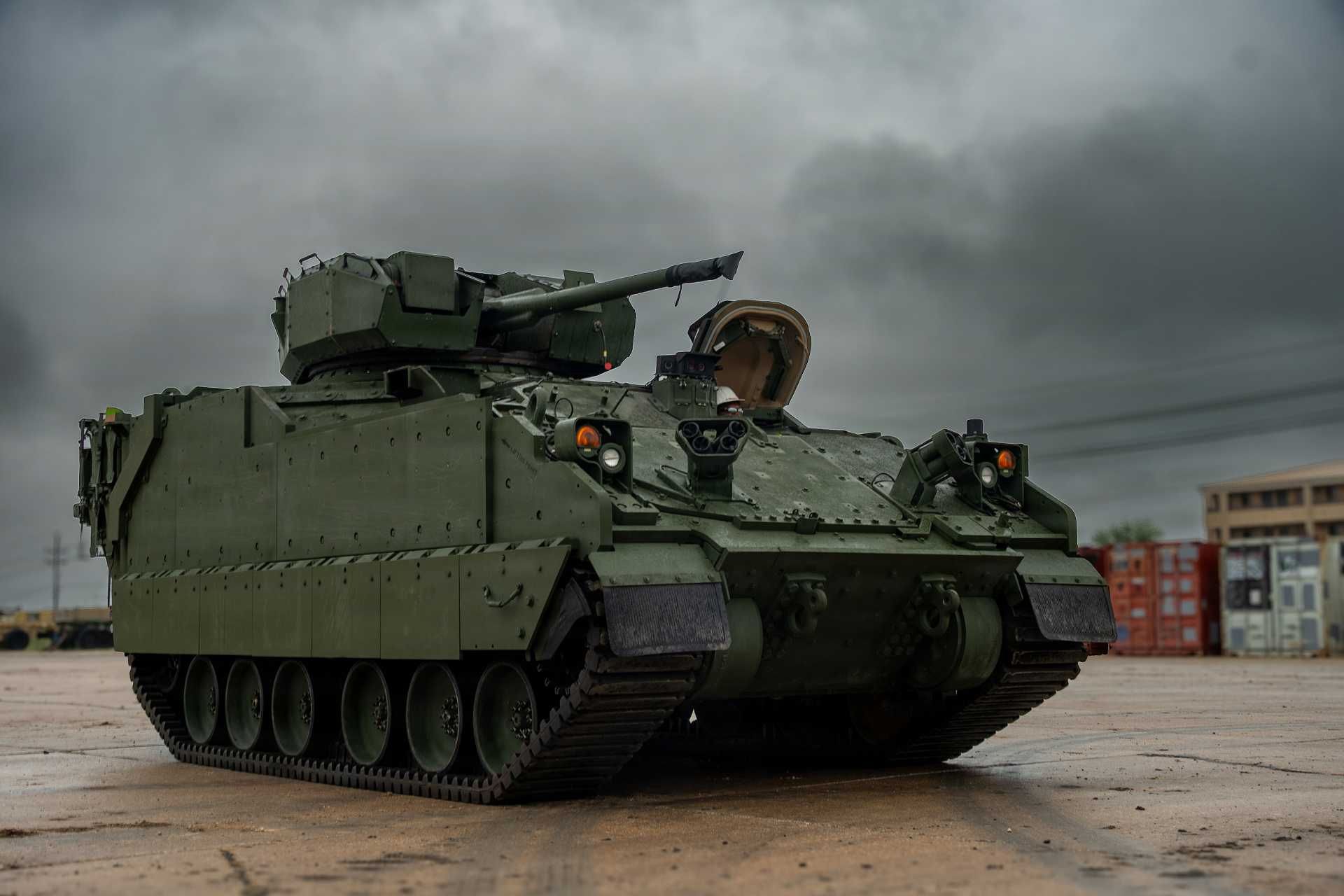 Soldiers from the U.S. Army’s 1st Cavalry Division receive the first prototypes of the Armored Multi-Purpose Vehicle equipped with a 30mm cannon at Fort Cavazos, Texas, on April 30, 2026.
