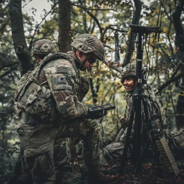 A U.S. Army soldier monitors the electromagnetic spectrum during training in Germany, illustrating the type of RF awareness underpinning the Army’s Augur Shield research. (Picture source: US DoD)