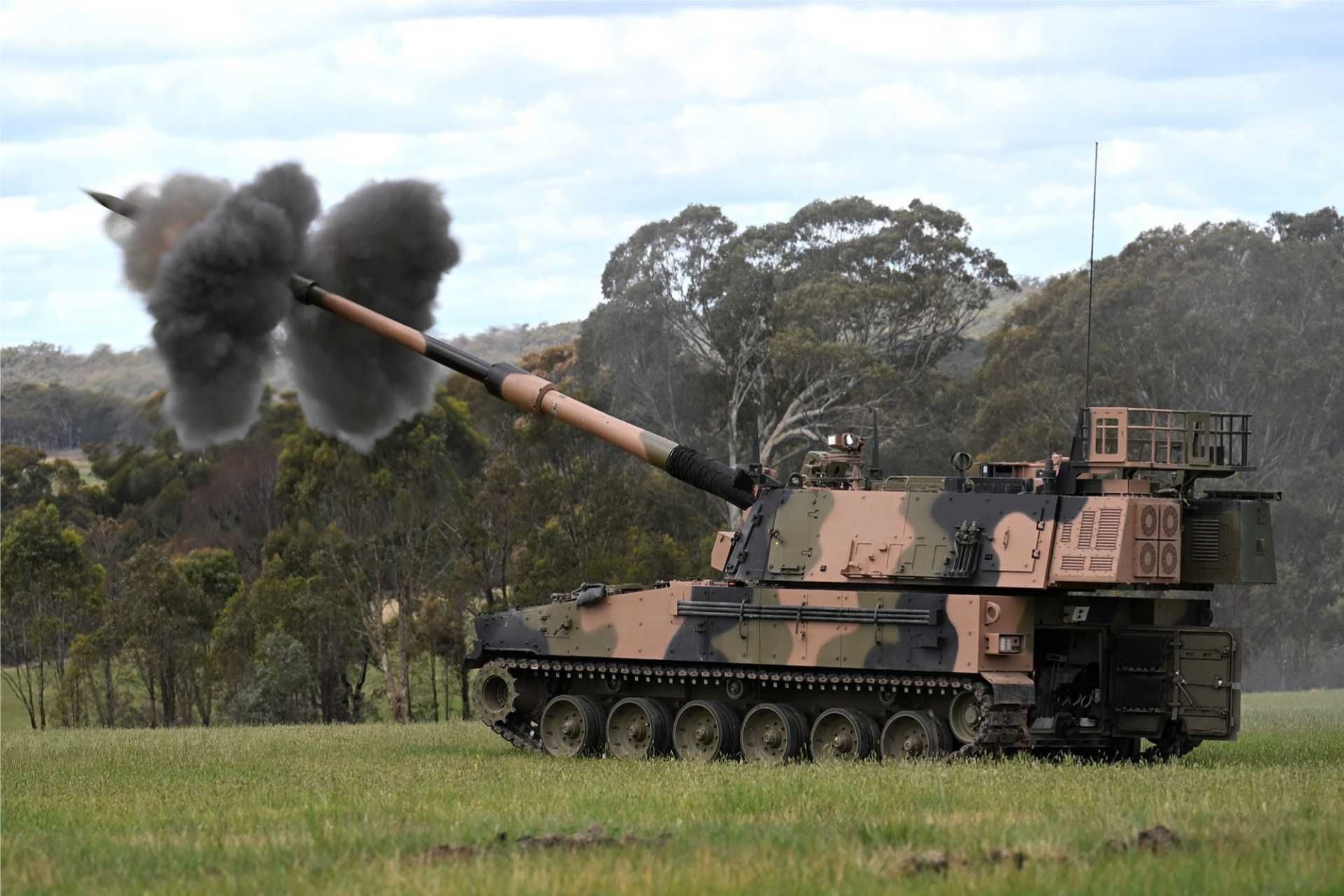 Australian troops from the School of Artillery and the 4th Regiment, Royal Australian Artillery, conducted live-fire training with the new AS9 Huntsman Self-Propelled Howitzer at Puckapunyal, Victoria—marking the first-ever firing of the system by Australian forces on home soil.