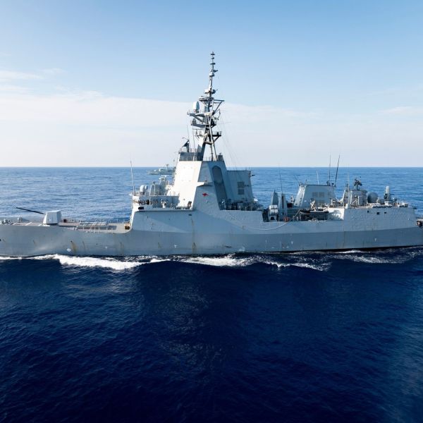 HMAS Sydney (V) during Exercise Pacific Vanguard PHOTEX in the western Pacific Ocean off the coast of Guam. (Australian MoD)