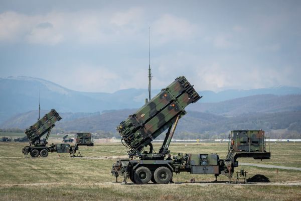 A Dutch Patriot air defense system during operations. Delays affecting US missile production and replenishment are increasing pressure on allied delivery schedules and interceptor availability. (Picture source: Netherlands Ministry of Defence)