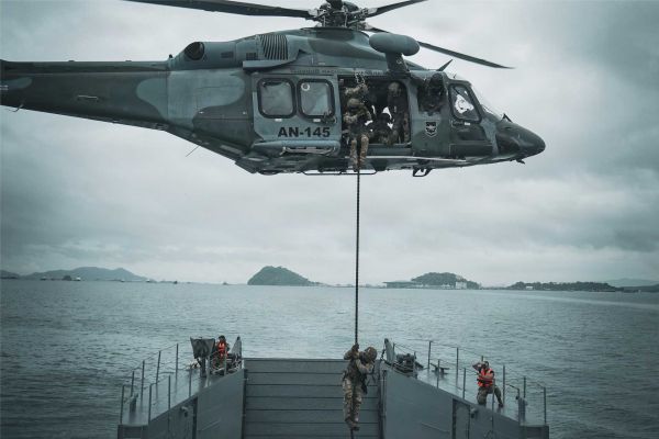 Panamanian security forces conduct maritime boarding and interdiction training with U.S. Special Operations personnel during PANAMAX 2026 in the Bay of Panama on July 20, strengthening security around the Panama Canal.