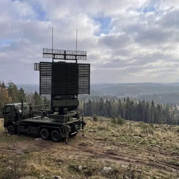 Featuring an instrumented range of up to 463 kilometers and multi-mission 360-degree coverage, the US-made AN/TPS-77 Multi-Role Radars (MRRs) feed long-range and low-altitude target tracking into BALTNET and NATO air surveillance networks. (Picture source: Lithuanian MoD)